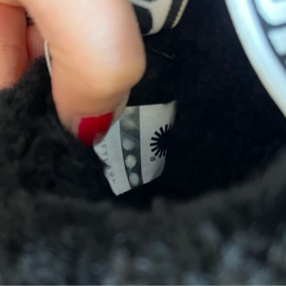 UGG Fluff Yeah Slide Sandal in Black 5 - Picture 5 of 12